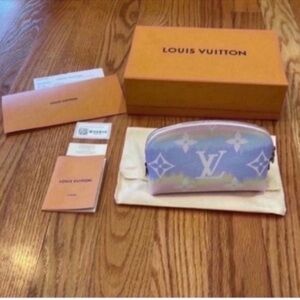 Authentic NWT Louis Vuitton Escale Cosmetic Pouch PM